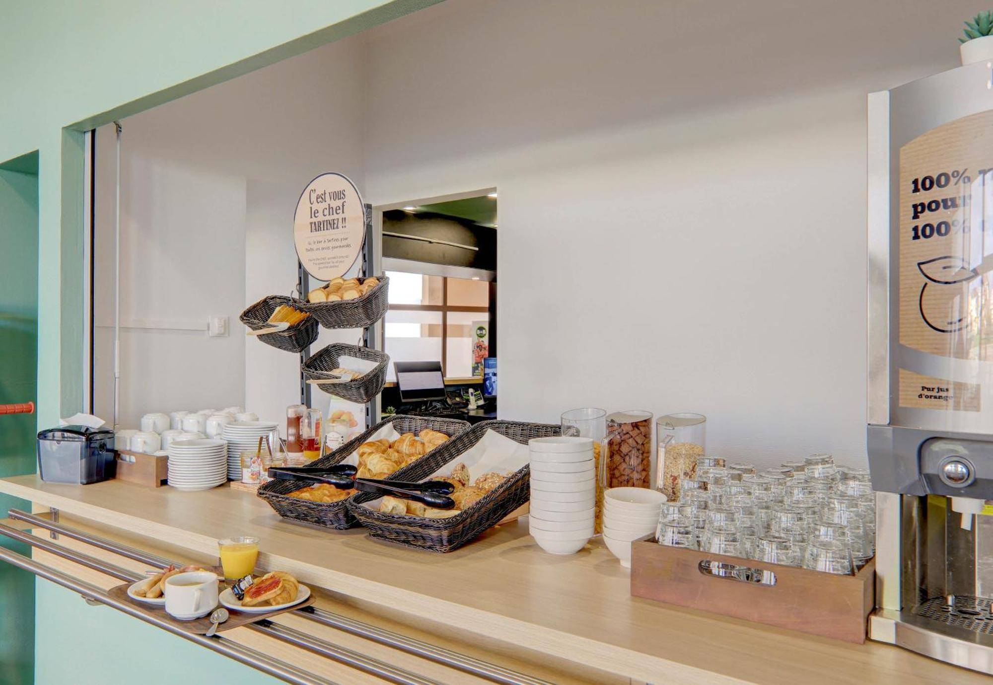 B&B Hotel Montlucon Centre Экстерьер фото