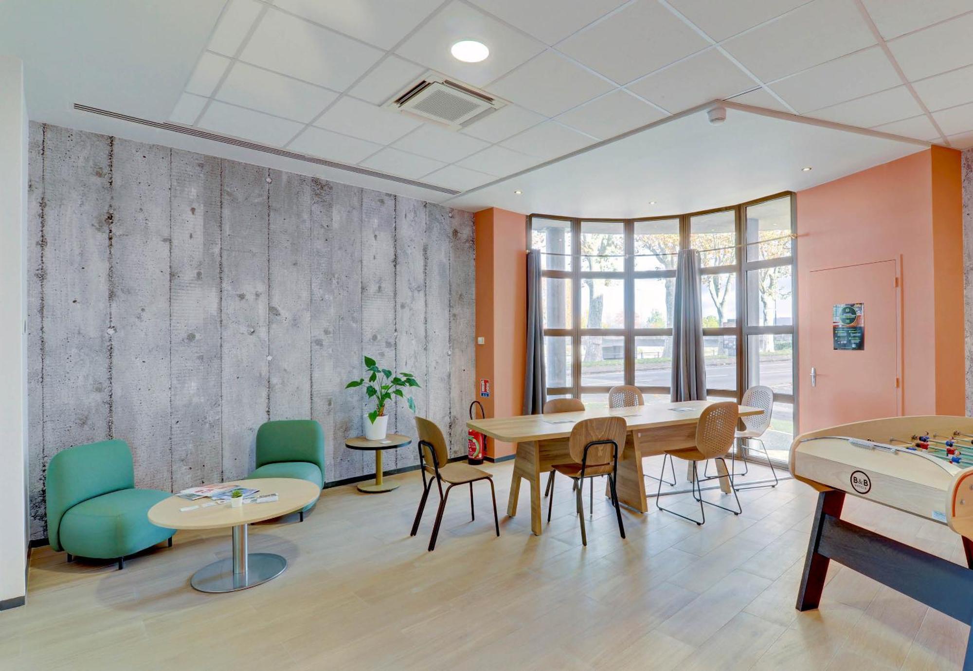 B&B Hotel Montlucon Centre Экстерьер фото