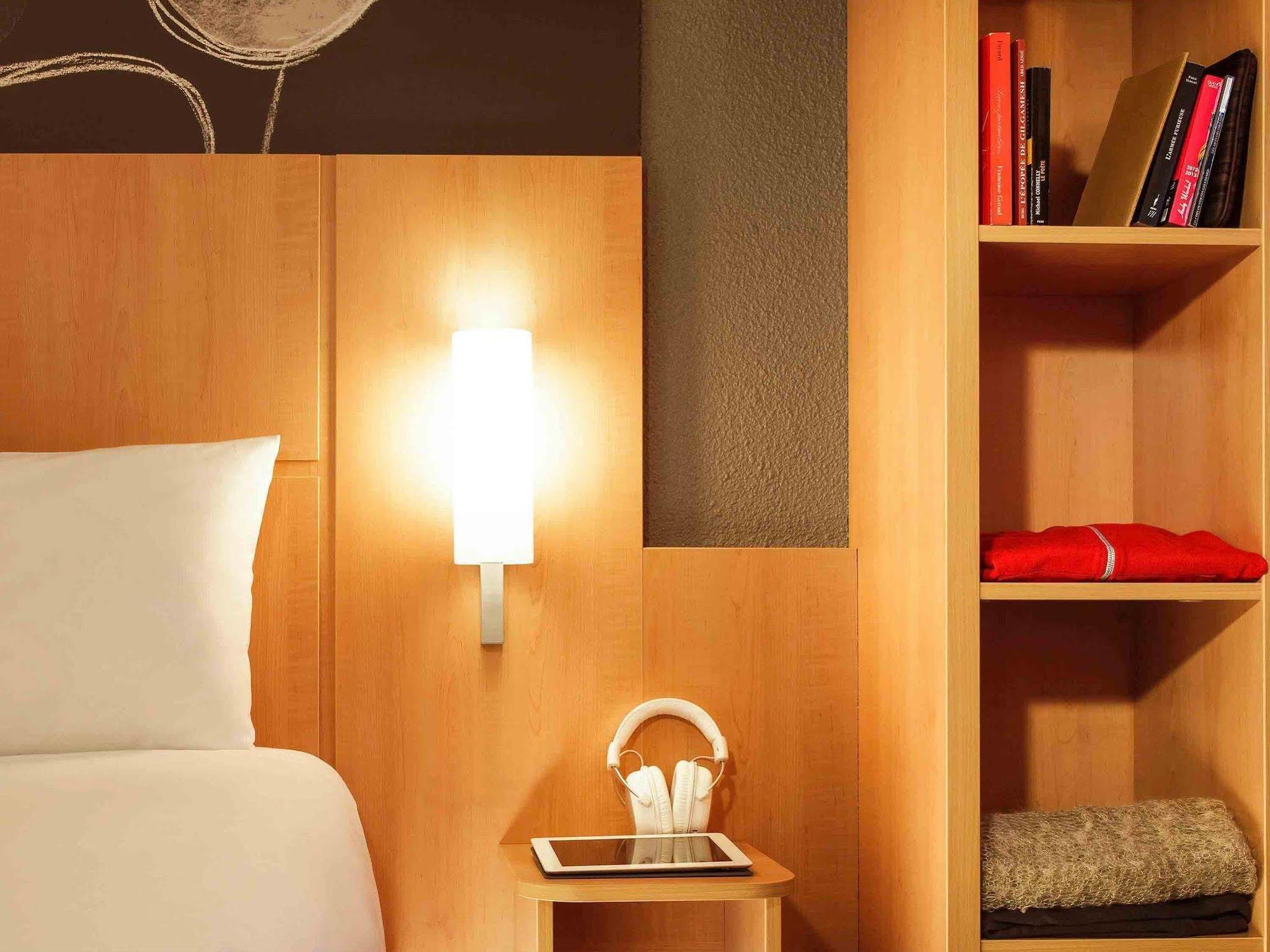 B&B Hotel Montlucon Centre Экстерьер фото